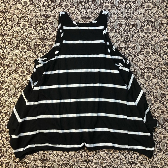 3for$10🌸 Poof Excellence Striped Tank Top Size Small - Picture 2 of 5
